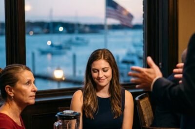 MY PARENTS GAVE MY SISTER A $450,000 HOUSE — AND HANDED ME AN OLD BLENDER AT DINNER