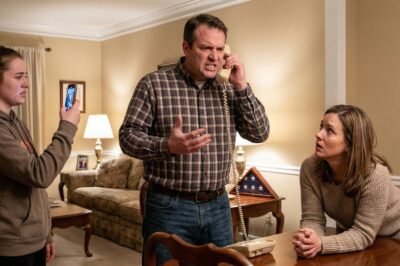 “Deleted Your Med School Application. Now You Can’t Compete With Me.” She Texted It At 11:42 P.M. By Morning, My Status Said WITHDRAWN. By Noon, The Phone Rang—And My Sister’s Smile Finally Cracked.